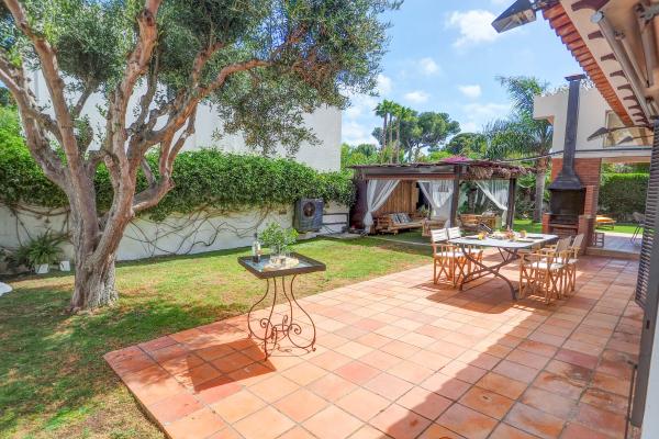 #52526 - Villa Nirvana | Holiday Rentals | Hello Homes Sitges