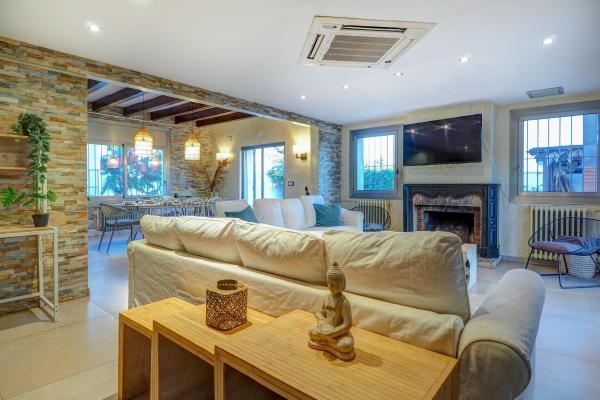 #52556 - Villa Nirvana | Holiday Rentals | Hello Homes Sitges