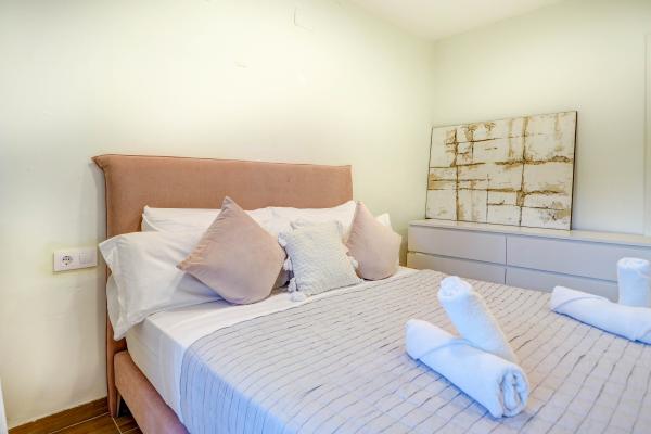 #52579 - Villa Nirvana | Holiday Rentals | Hello Homes Sitges