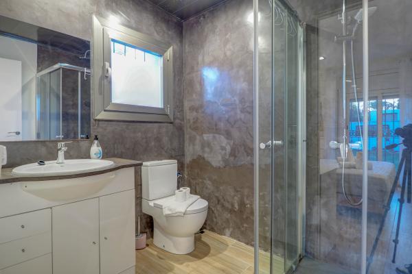 #52581 - Villa Nirvana | Holiday Rentals | Hello Homes Sitges