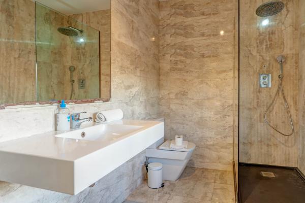 #52587 - Villa Nirvana | Holiday Rentals | Hello Homes Sitges