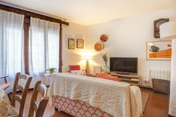 #53291 - Red Velvet Apartment | Alquiler Vacacional | Hello Homes Sitges