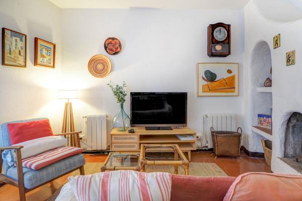 #53292 - Red Velvet Apartment | Alquiler Vacacional | Hello Homes Sitges