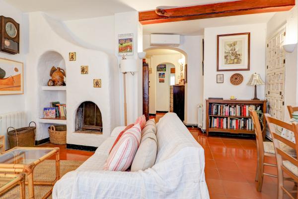 #53293 - Red Velvet Apartment | Alquiler Vacacional | Hello Homes Sitges
