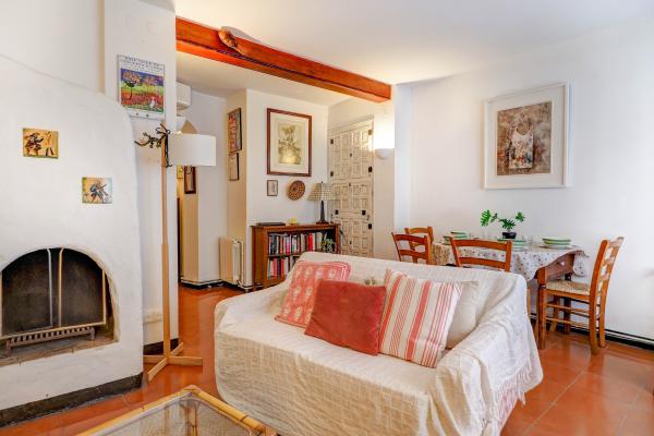 #53294 - Red Velvet Apartment | Alquiler Vacacional | Hello Homes Sitges