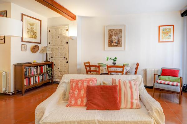 #53295 - Red Velvet Apartment | Alquiler Vacacional | Hello Homes Sitges