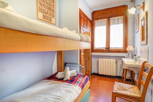 #53302 - Red Velvet Apartment | Alquiler Vacacional | Hello Homes Sitges