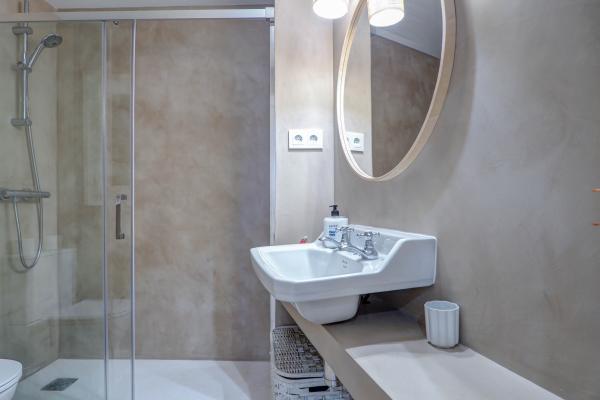 #53313 - Red Velvet Apartment | Alquiler Vacacional | Hello Homes Sitges