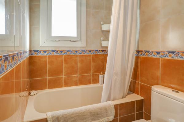 #53588 - Le Blanc Apartment | Lloguer Turístic | Hello Homes Sitges