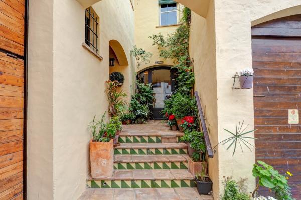 #54261 - Masia Las Torres | Alquiler Vacacional | Hello Homes Sitges