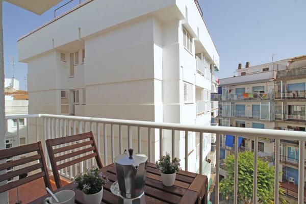 #54375 - Warm Sands Apartment | Lomavuokraus | Hello Homes Sitges