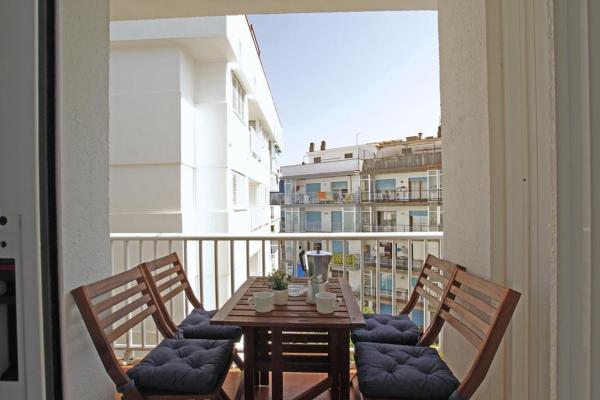 #54382 - Warm Sands Apartment | Lomavuokraus | Hello Homes Sitges