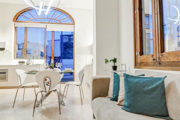 #54425 - En Vogue | Holiday Rentals | Hello Homes Sitges