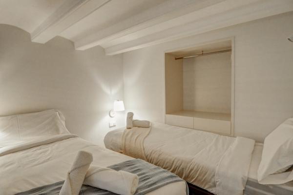 #54432 - En Vogue | Holiday Rentals | Hello Homes Sitges