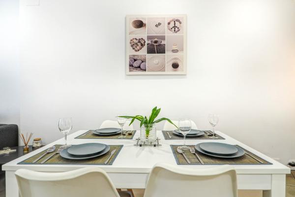 #54527 - White Center Apartment | Lomavuokraus | Hello Homes Sitges