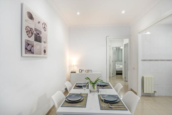 #54528 - White Center Apartment | Lomavuokraus | Hello Homes Sitges
