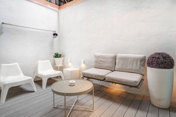 #54532 - White Center Apartment | Lomavuokraus | Hello Homes Sitges