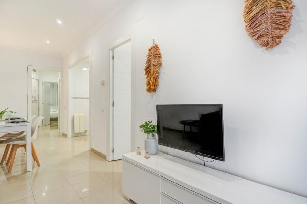 #54534 - White Center Apartment | Lomavuokraus | Hello Homes Sitges