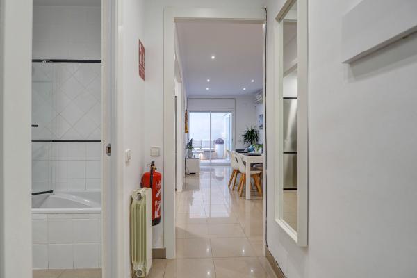 #54536 - White Center Apartment | Ferienunterkünfte | Hello Homes Sitges