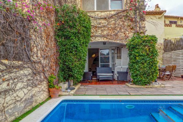 #54870 - Masia Las Torres | Alquiler Vacacional | Hello Homes Sitges