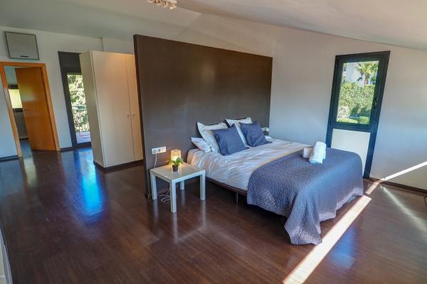 #55300 - Sunset House | Holiday Rentals | Hello Homes Sitges