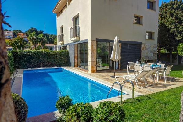 #55301 - Sunset House | Lloguer Turístic | Hello Homes Sitges