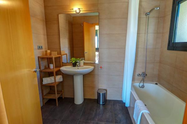 #55310 - Sunset House | Holiday Rentals | Hello Homes Sitges