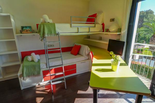 #55315 - Sunset House | Holiday Rentals | Hello Homes Sitges