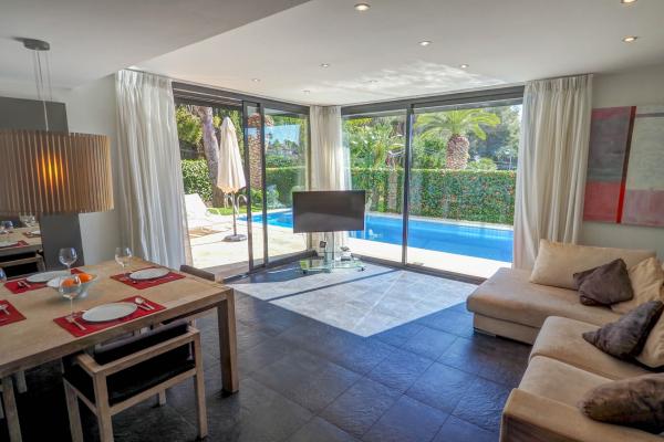 #55317 - Sunset House | Lloguer Turístic | Hello Homes Sitges