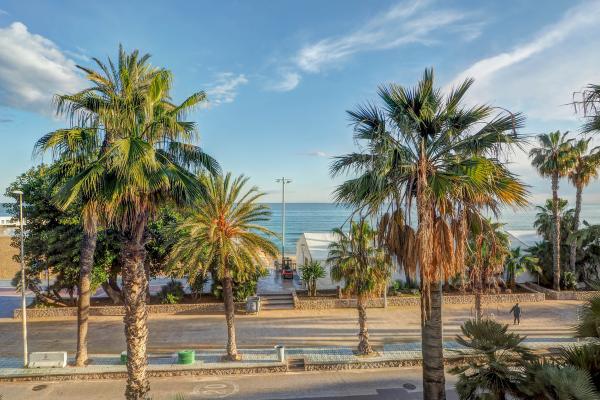 #55928 - Las Ventanas Sea Front | Ferieudlejning | Hello Homes Sitges