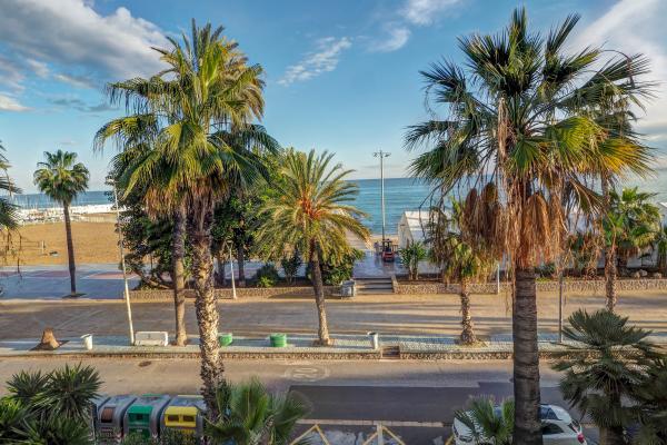 #55929 - Las Ventanas Sea Front | Ferieudlejning | Hello Homes Sitges