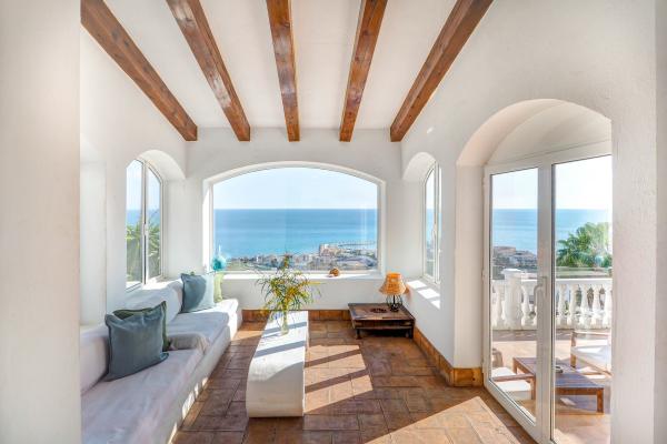 #56094 - Zen Villa | Ferieudlejning | Hello Homes Sitges
