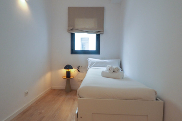 #56347 - Stark Apartment | Holiday Rentals | Hello Homes Sitges