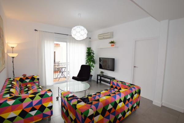 #5654 - BIG FAMILY SITGES IN THE CENTER | Holiday Rentals | Hello Homes Sitges