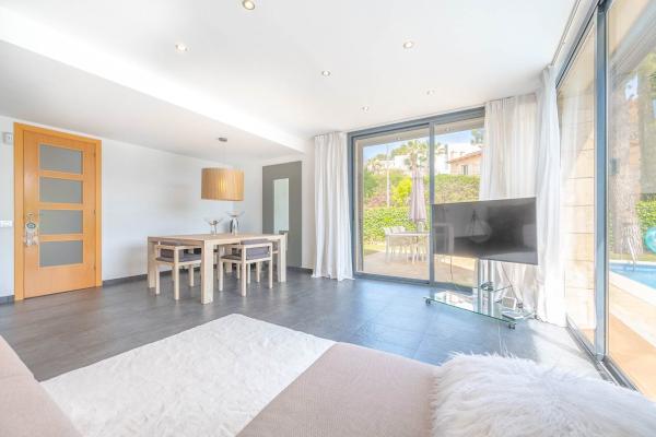 #57733 - Sunset House | Lomavuokraus | Hello Homes Sitges