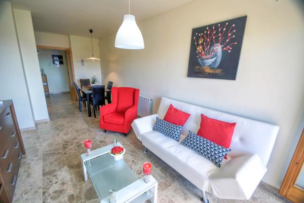 #5818 - Alicia Apartment | Holiday Rentals | Hello Homes Sitges