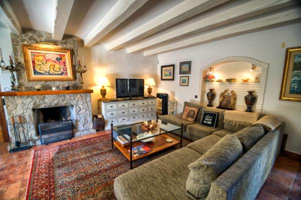 #6060 - Dream House | Holiday Rentals | Hello Homes Sitges