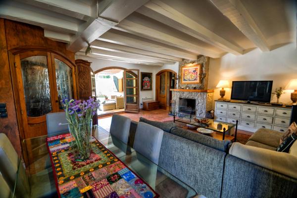 #6082 - Dream House | Holiday Rentals | Hello Homes Sitges