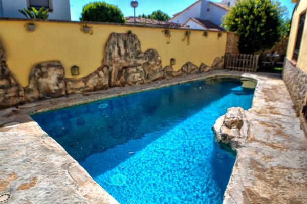 #6085 - Dream House | Holiday Rentals | Hello Homes Sitges