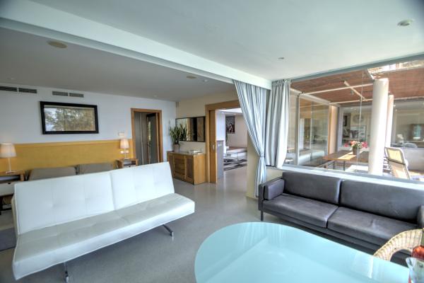#6116 - CASA CIELO | Holiday Rentals | Hello Homes Sitges