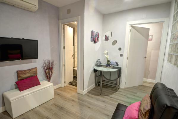 #6168 - Center Apartment with Swimming pool | Lloguer Turístic | Hello Homes Sitges