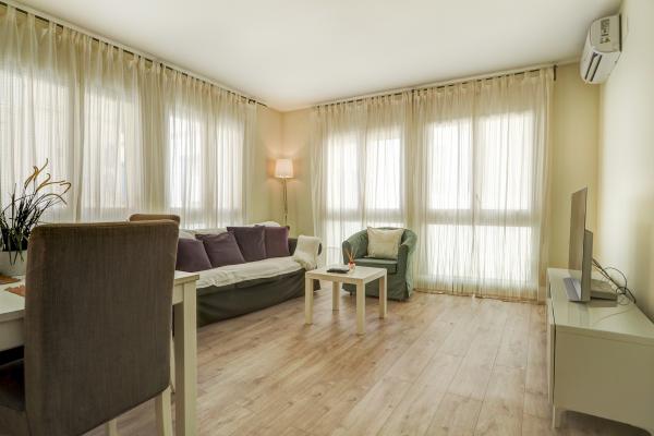 #62270 - Beach Matucana Apartment | Holiday Rentals | Hello Homes Sitges