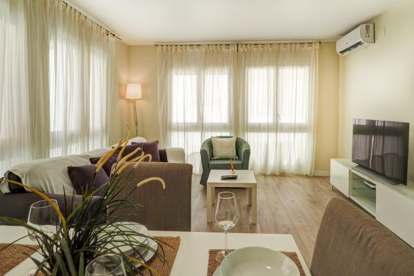 #62275 - Beach Matucana Apartment | Holiday Rentals | Hello Homes Sitges