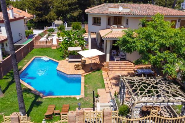 #62438 - Villa El Faro | バケーションレンタル | Hello Homes Sitges