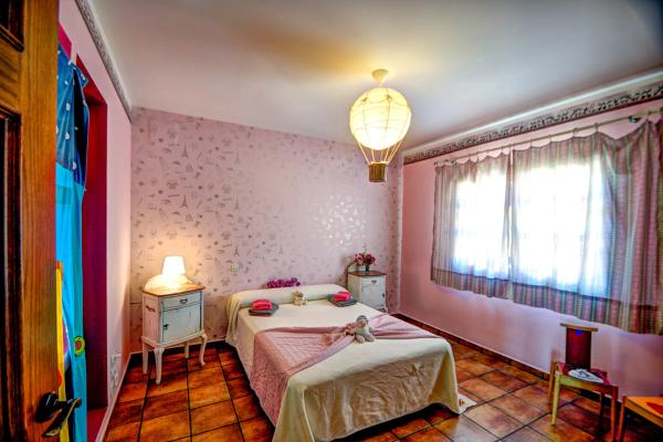 #6333 - Villa Teresa | Holiday Rentals | Hello Homes Sitges