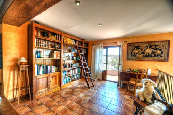 #6339 - Villa Teresa | Holiday Rentals | Hello Homes Sitges