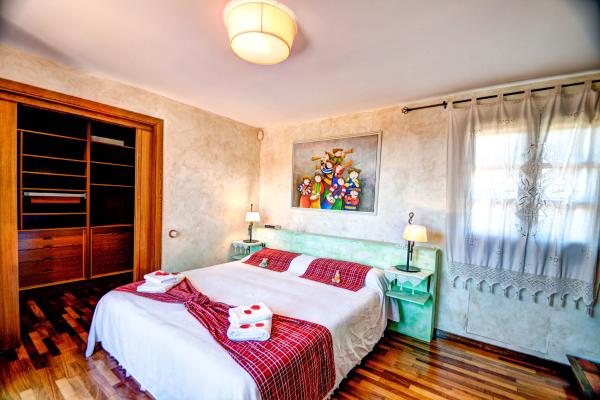 #6341 - Villa Teresa | Holiday Rentals | Hello Homes Sitges