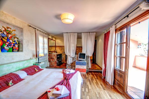 #6345 - Villa Teresa | Holiday Rentals | Hello Homes Sitges