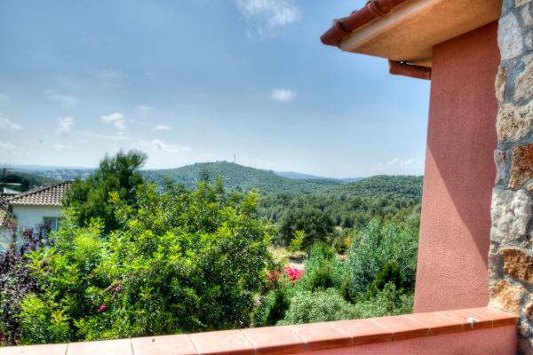 #6350 - Villa Teresa | Holiday Rentals | Hello Homes Sitges