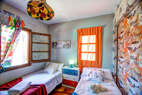 #6351 - Villa Teresa | Holiday Rentals | Hello Homes Sitges